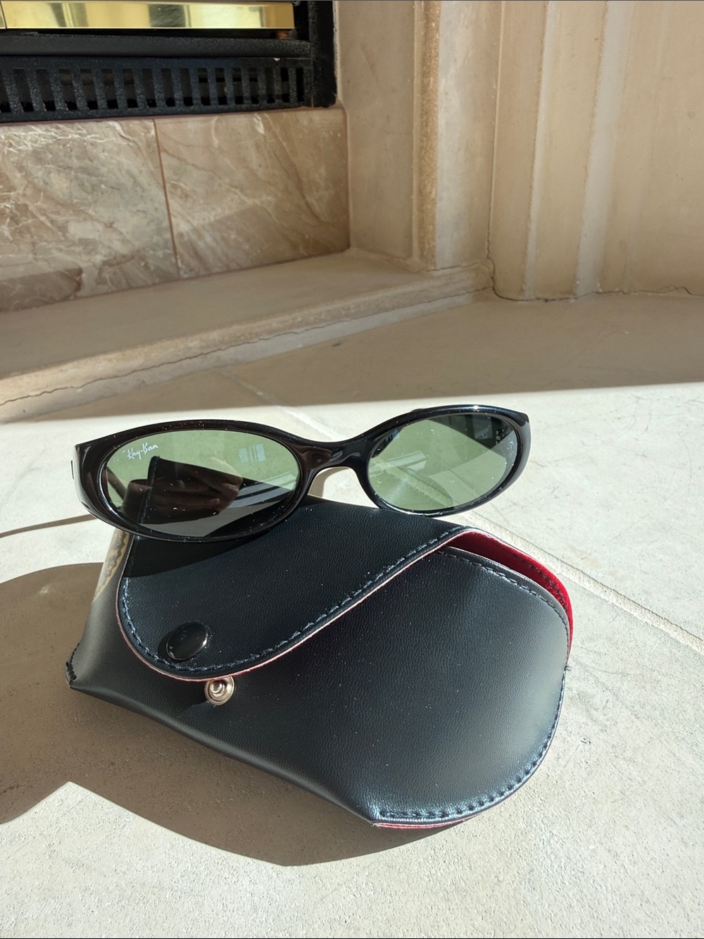 Pristine Ray-Ban RB 2128 Sidestreet 901 Black Oval Sunglasses with Case